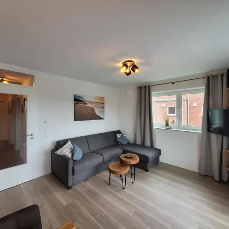 Strandkajuete Hooksiel Apartmán *